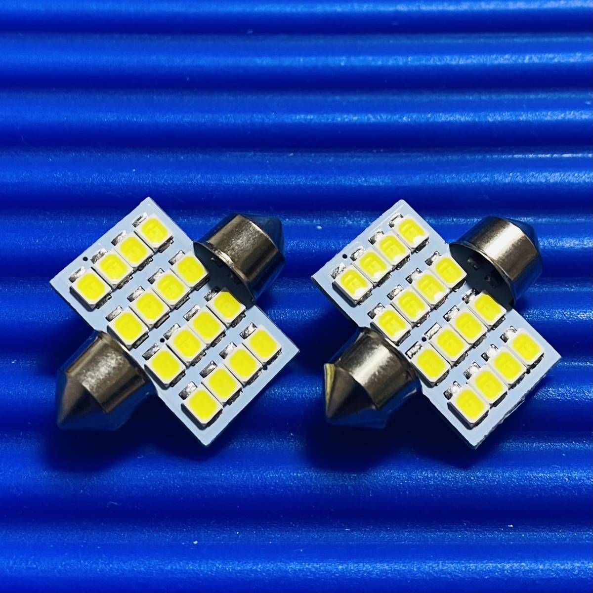 超爆光！UD クオン 24V車用 LED ルームランプ サイズT10 31mm ２個SET 日野 いすゞ カー用品 パーツ - メルカリ