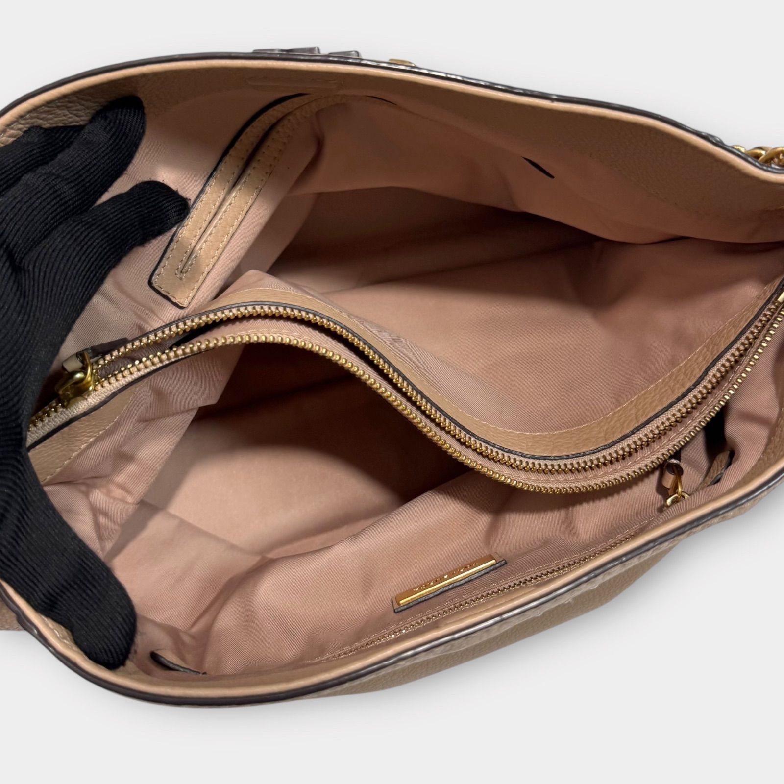 【極美品】トリーバーチ ロビンソン トートバッグ レザー 肩掛け A4 ベージュ TORY BURCH トリーバーチ トートバッグ ロビンソン サッチェル