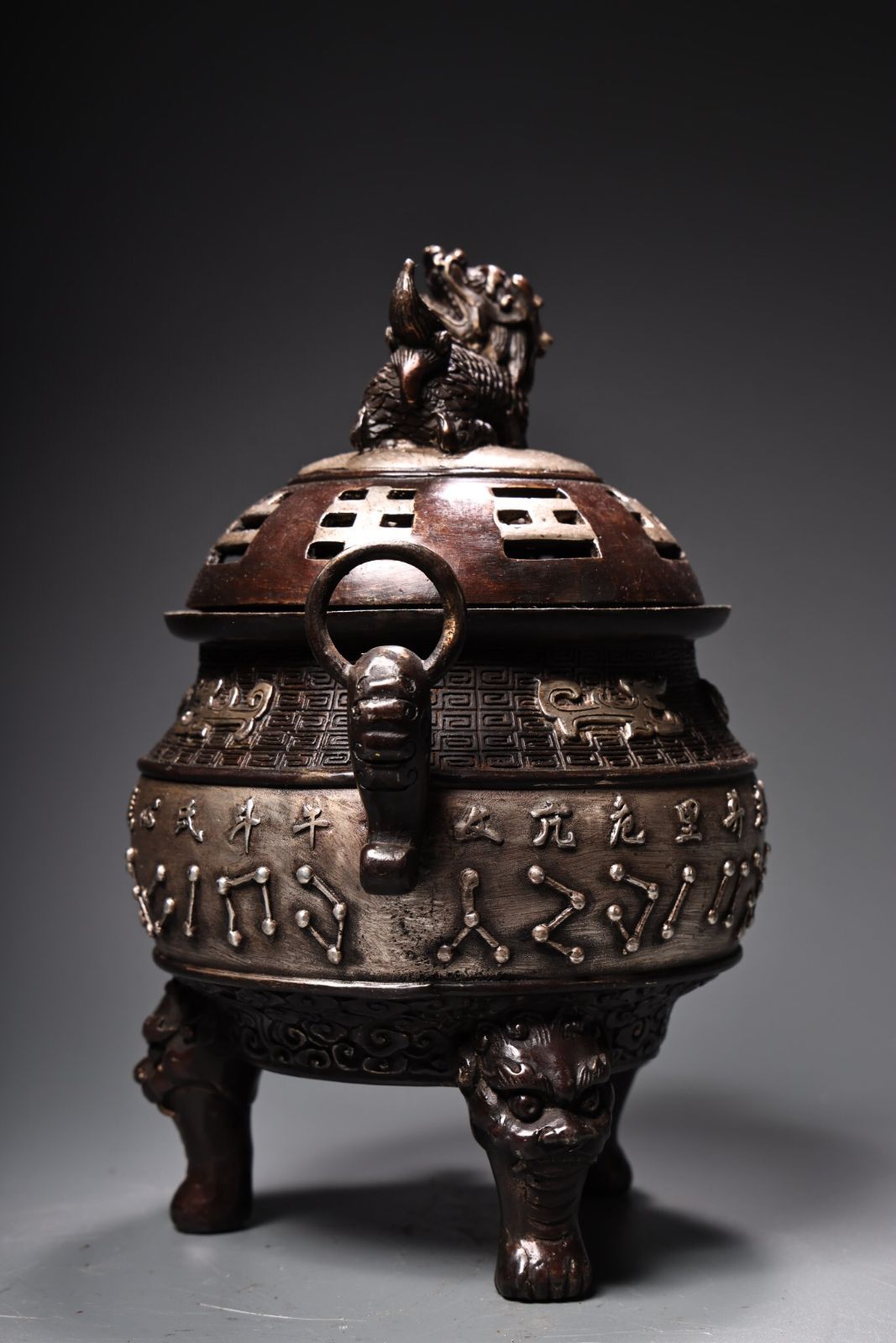 八卦三足熏香炉