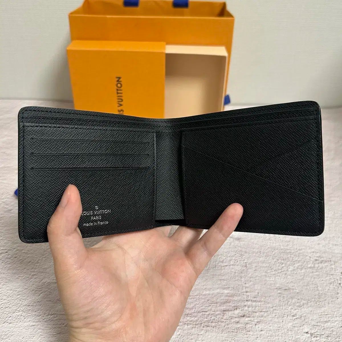 GRAPHITE グラファイト
