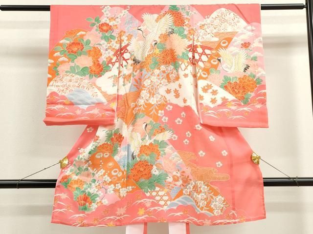 もち様　光沢のある着物生地で作られた美しい色合いと金魚が可愛い高級感のある招き猫 もち様 光沢のある着物生地で作られた美しい色合いと金魚が