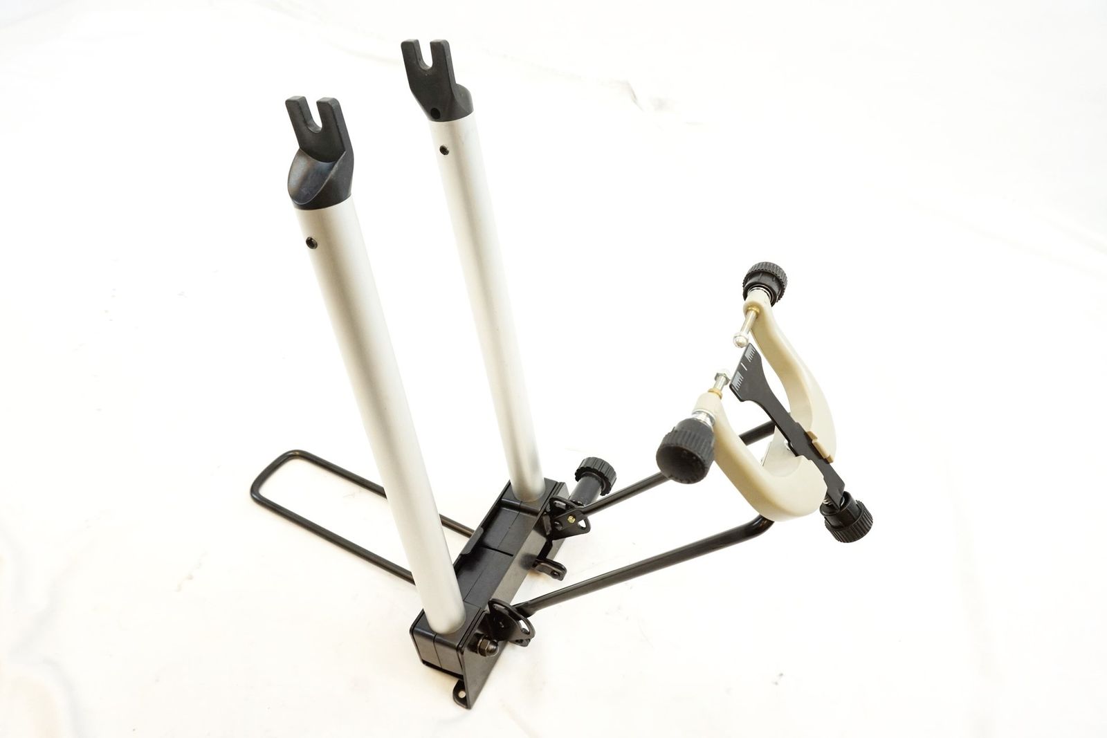 MINOURA 「ミノウラ」 WORKMAN PRO 振れ取り台 / バイチャリ有明店