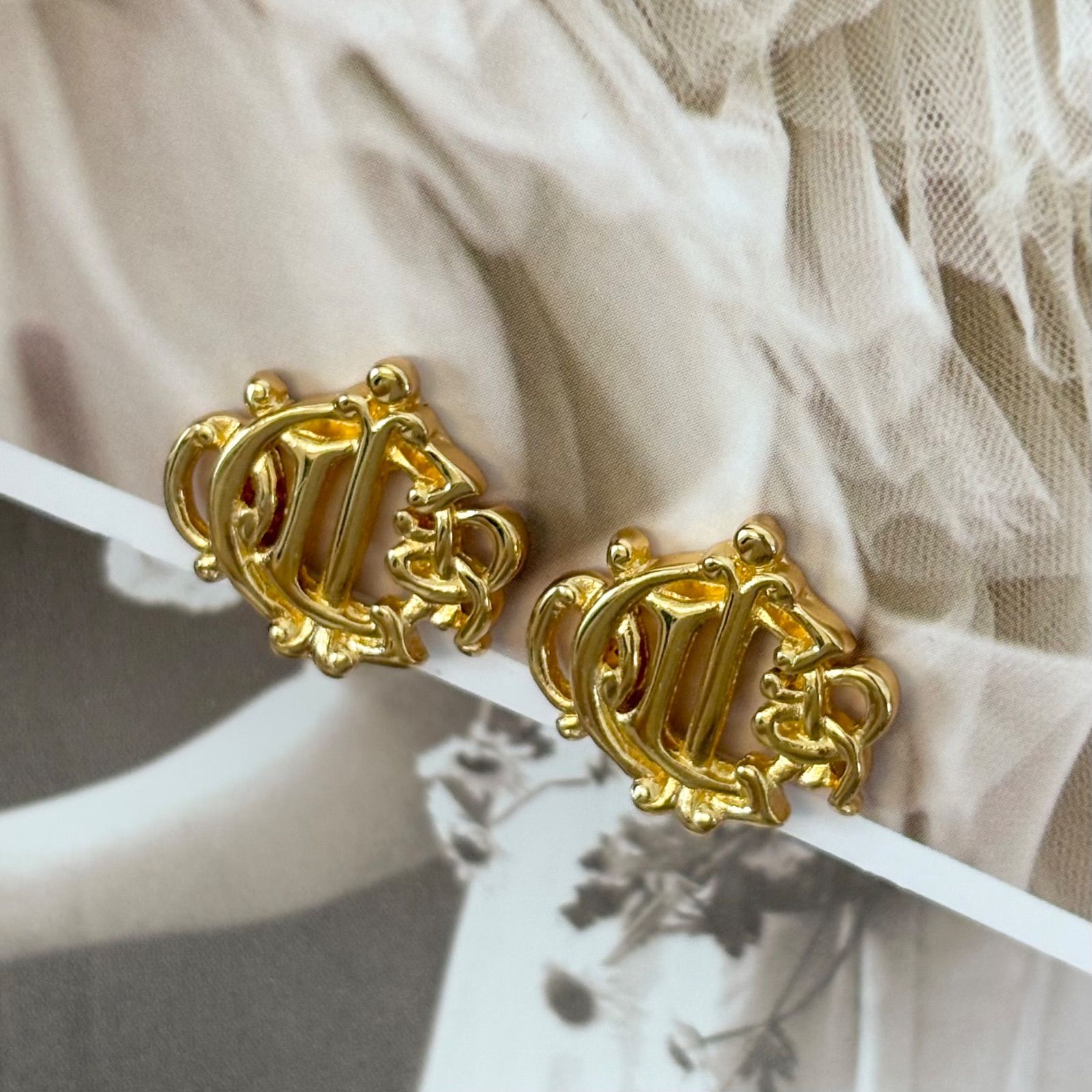 極美品】 Dior イヤリング CD 旧ロゴ エンブレム GPメッキ