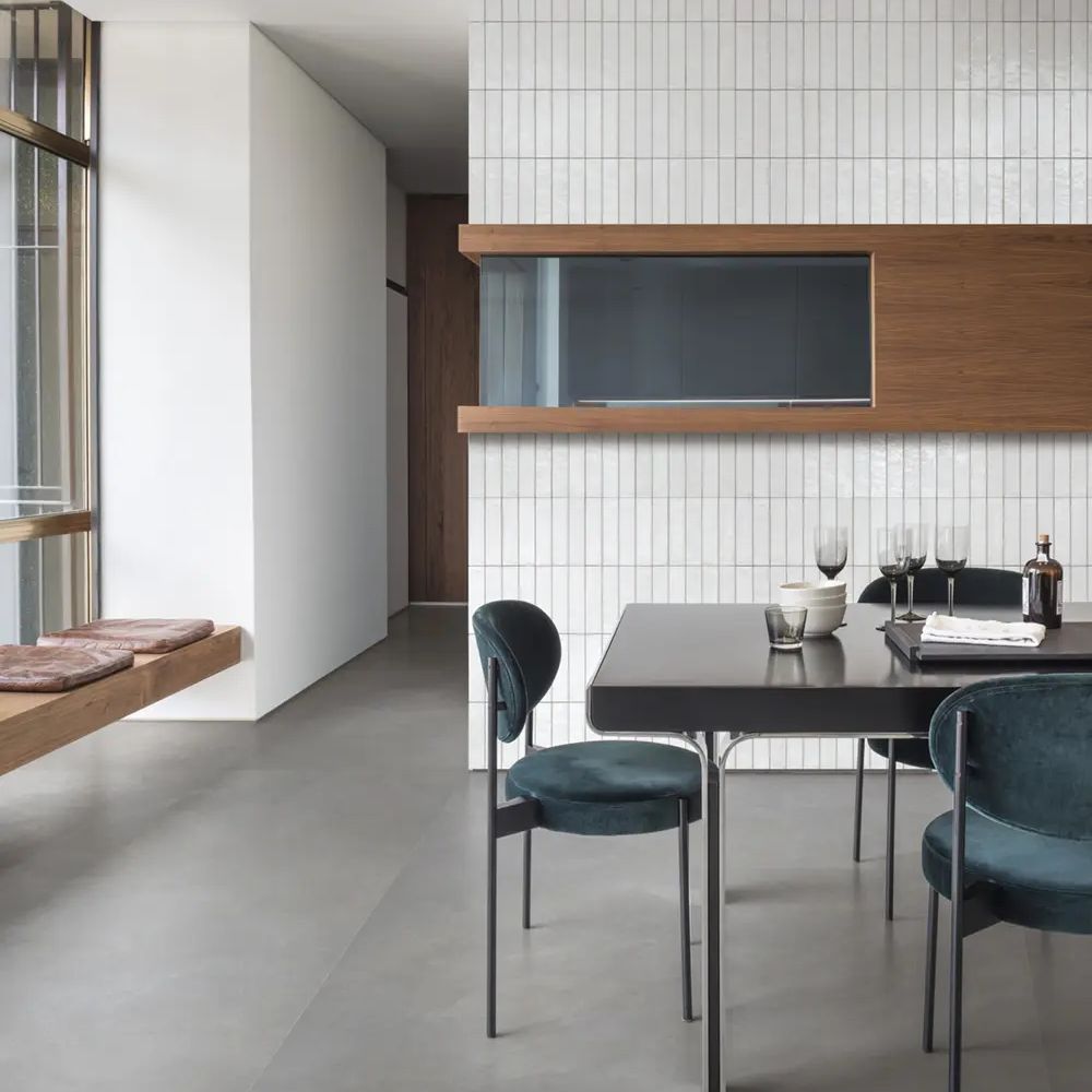 クロジョーロ 49枚 白 名古屋モザイク 壁 タイル マジョリカタイル ヴィンテージ感 イタリア産 玄関 キッチン 洗面