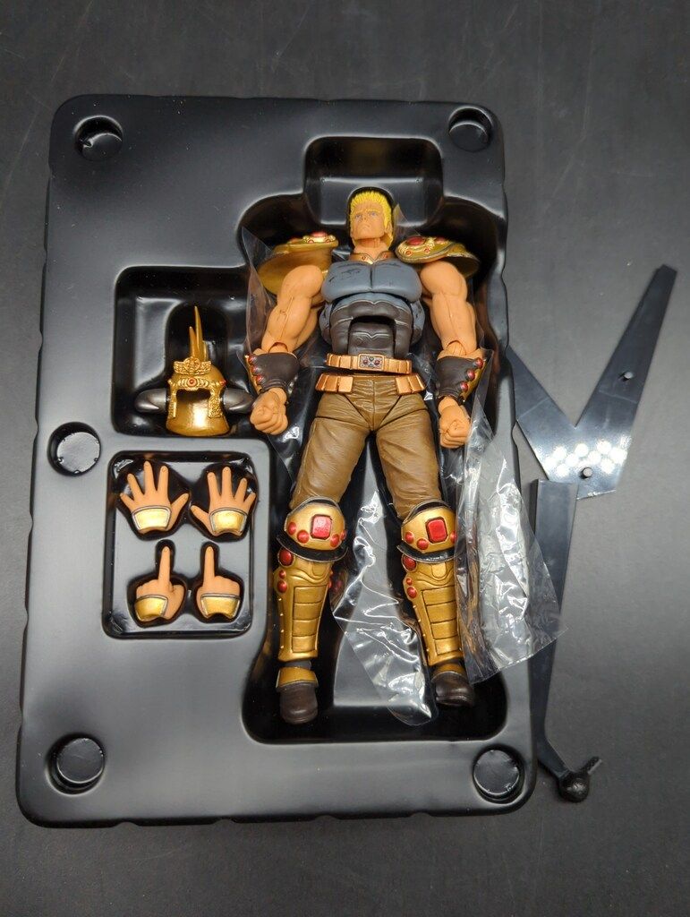 海洋堂　北斗の拳 レボリューション リボルテックNo.1〜23 セット売りのみ Amazon.co.jp: 北斗の拳REVOLUTION レイ Series No. 003 : ホビー