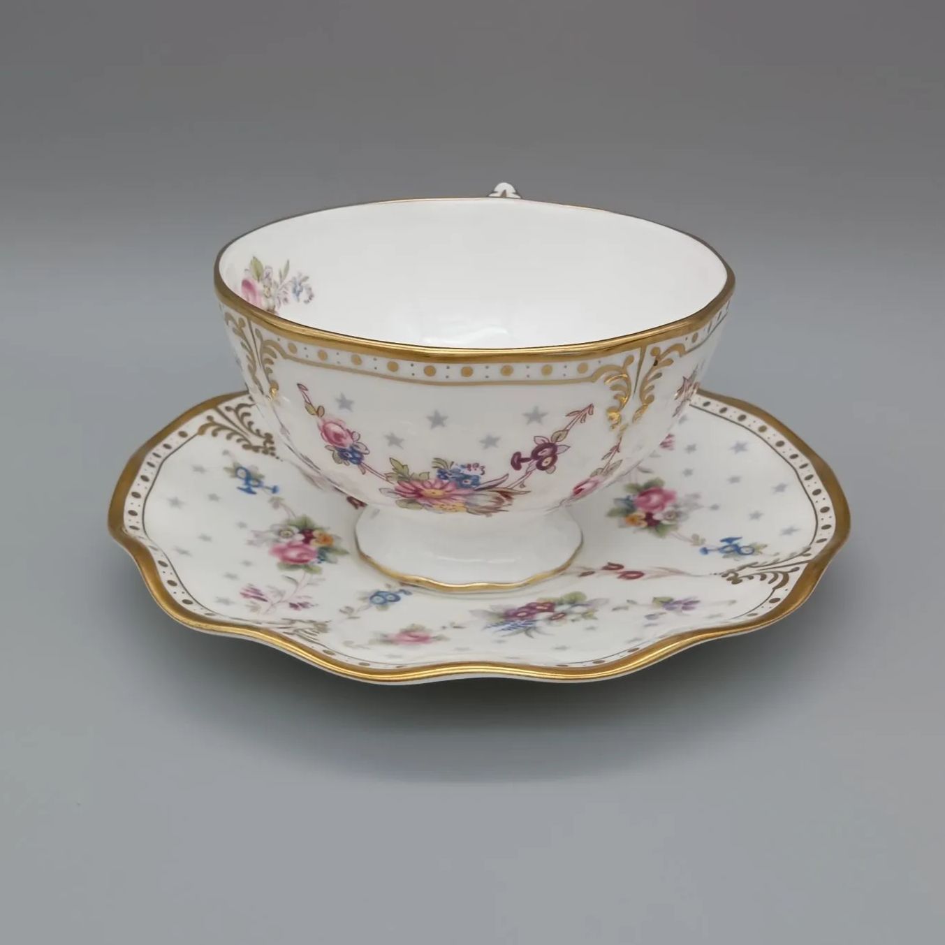 ロイヤルクラウンダービー ロイヤルアントワネット ティーカップ