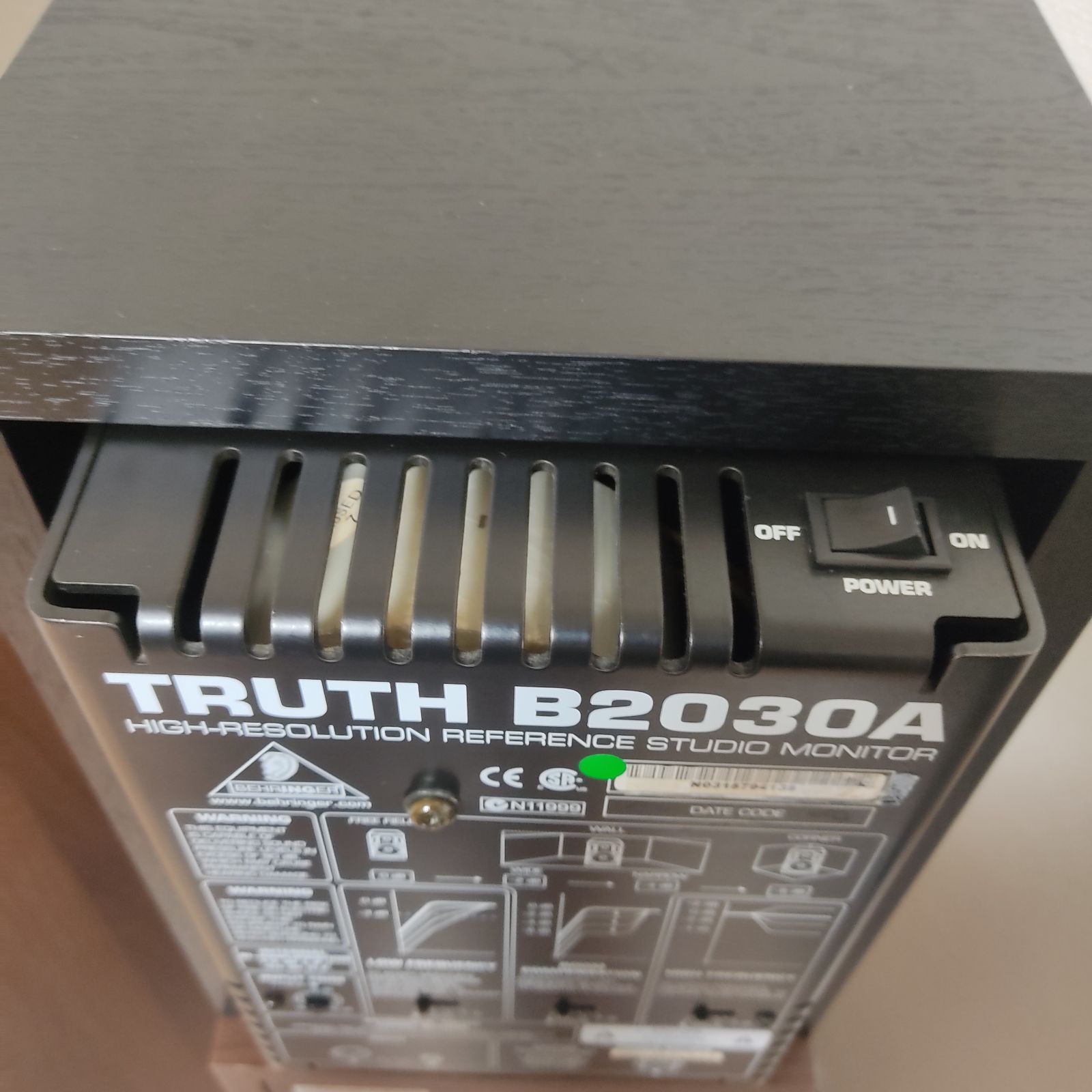 BEHRINGER ( ベリンガー)TRUTH B2030 モニタースピーカー-