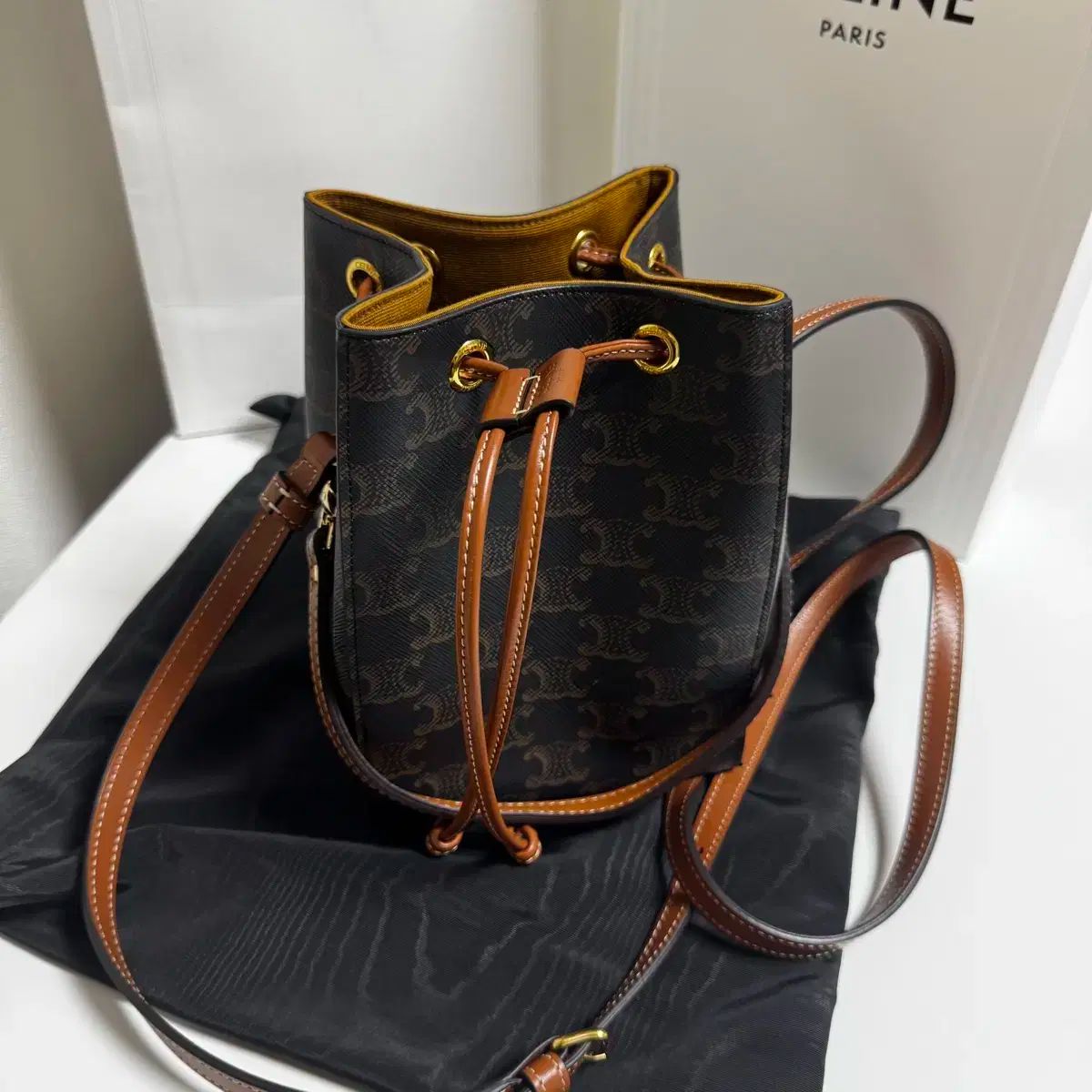 S セリーヌ トリオンフ マイクロ セーラー バケットバッグ