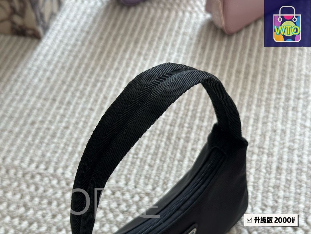 今日特価】Prada プラダ ホーボーナイロンアンダーアーバッグ