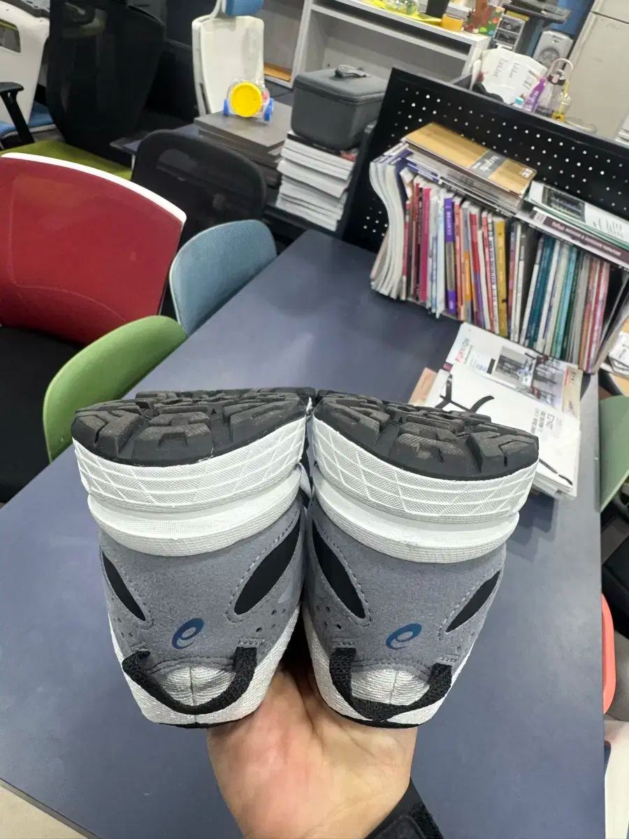 asics アシックス