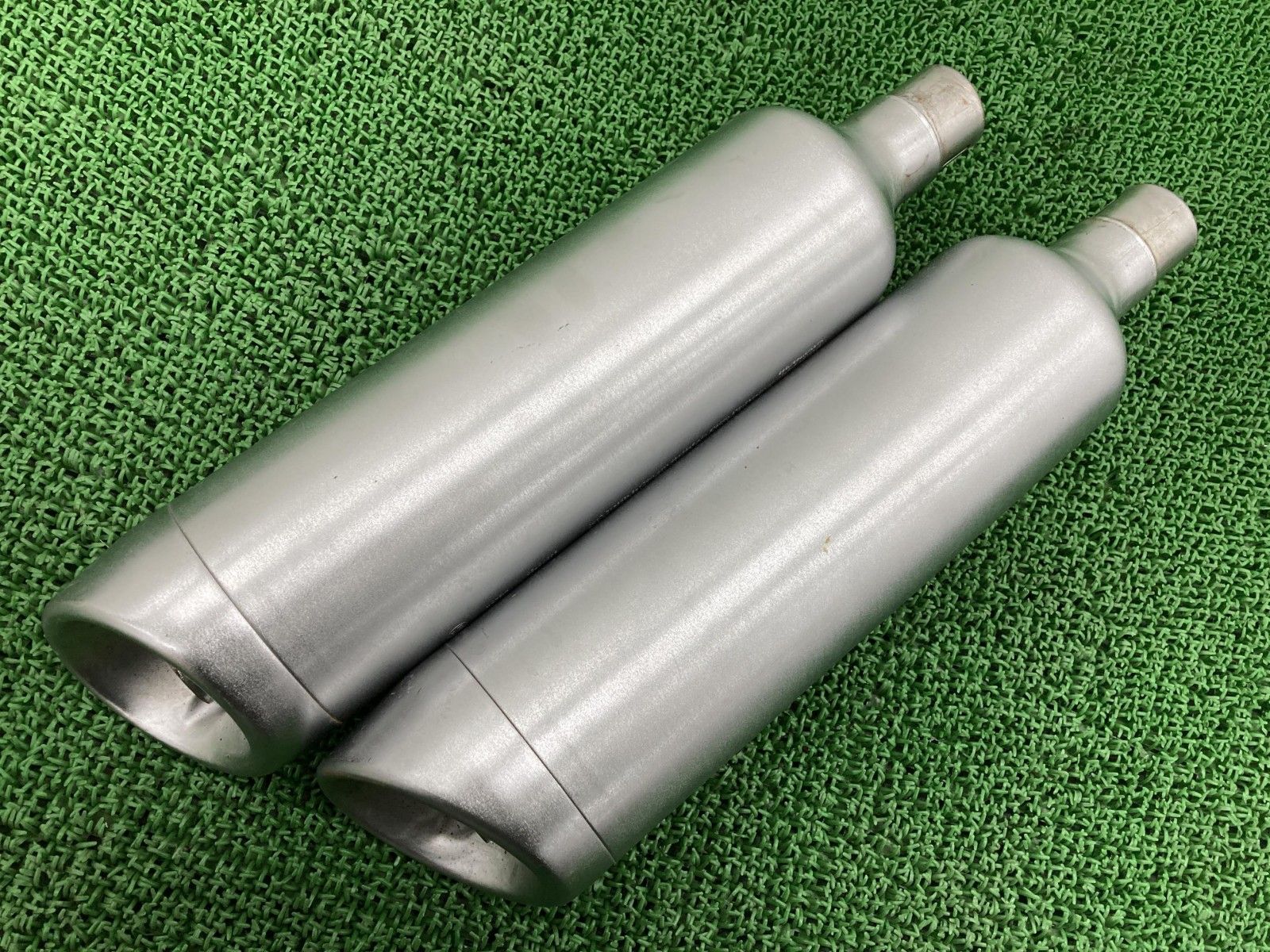 FXFB1750 サイレンサーマフラー 64900720 ハーレー 純正 バイク 部品