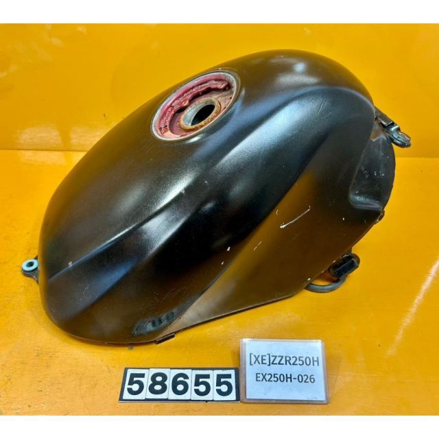 XS650 純正タンク 錆あり XS650 純正タンク 錆あり