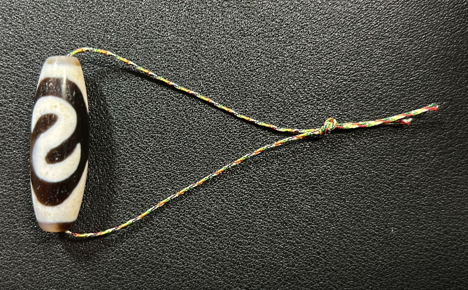 アンティークチベット天珠　虎牙金銭鈎天珠 虎牙金銭鉤天珠 招財天珠 ／チベット 天珠 dZi ジービーズ 西蔵