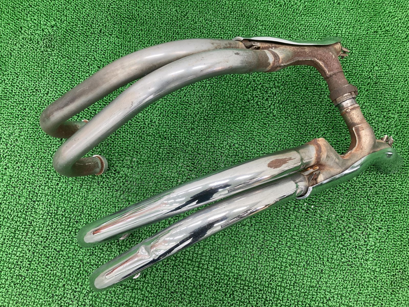 ゼファー1100 エキパイマフラー カワサキ 純正 穴あき無し 車検時使用 ゼファー1100 エキパイマフラー M035 カワサキ 純正 中古 バイク