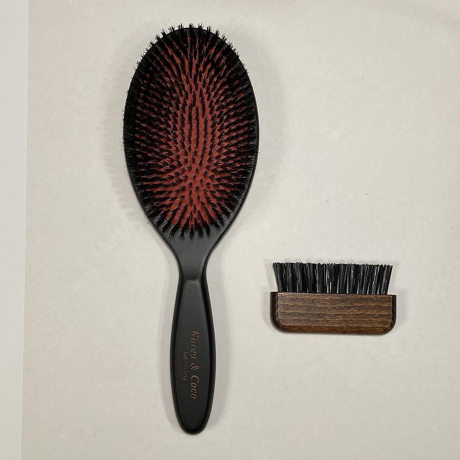 ドイツ製 ボア 猪毛 ラージ 最 ヘアブラシ 毛量が少なめの方向き オールナチュラル オールハンドメイド お プレゼント用にラッピング済み FSC®認証 製品 コフレ