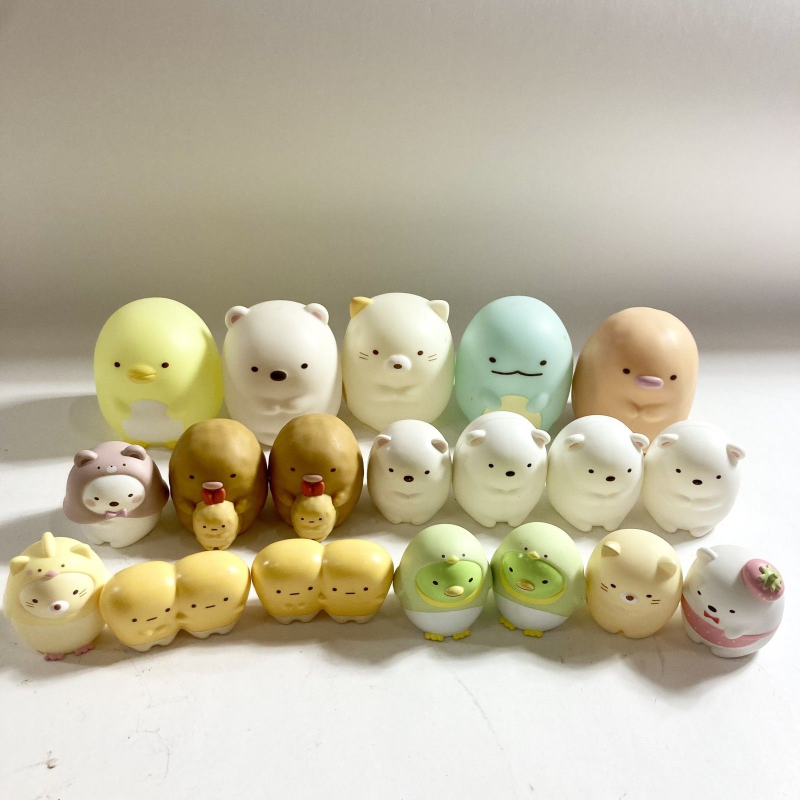 【予約受付開始】 すみっコぐらし グッズ 90点以上 まとめ商品 ぬいぐるみ てのりぬいぐるみ アイテム キーホルダー バッグ など 4.75kg 【ITEM半額以下！】