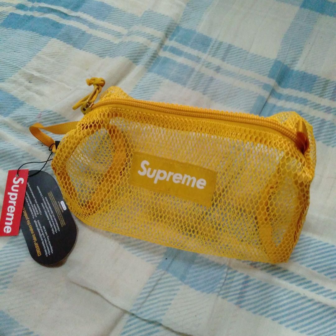 supreme メッシュポーチ - あいのショップ♥ - メルカリ