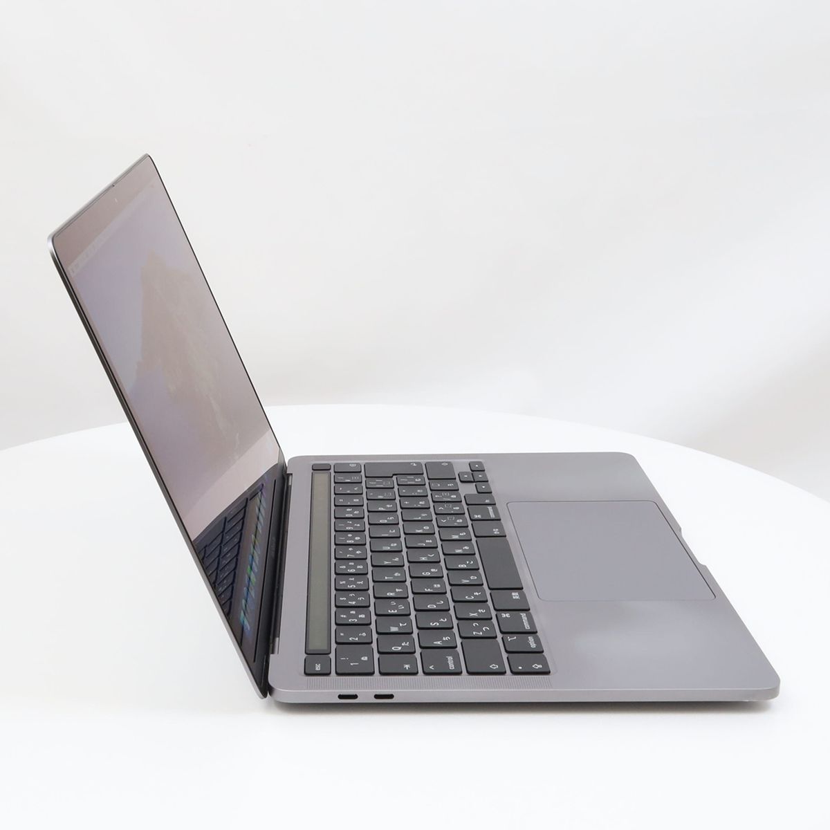 MacBook Pro 13インチ 2020 Four Thunderbolt 3 ports Cランク カラー