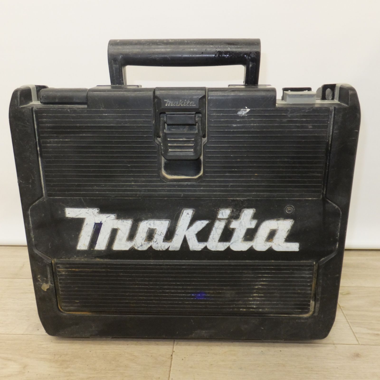 送料無料 マキタ 充電式インパクトドライバ TD173D バッテリ BL1860B 充電器 DC18RC T セット USTAUSTRALIA_COM_AU