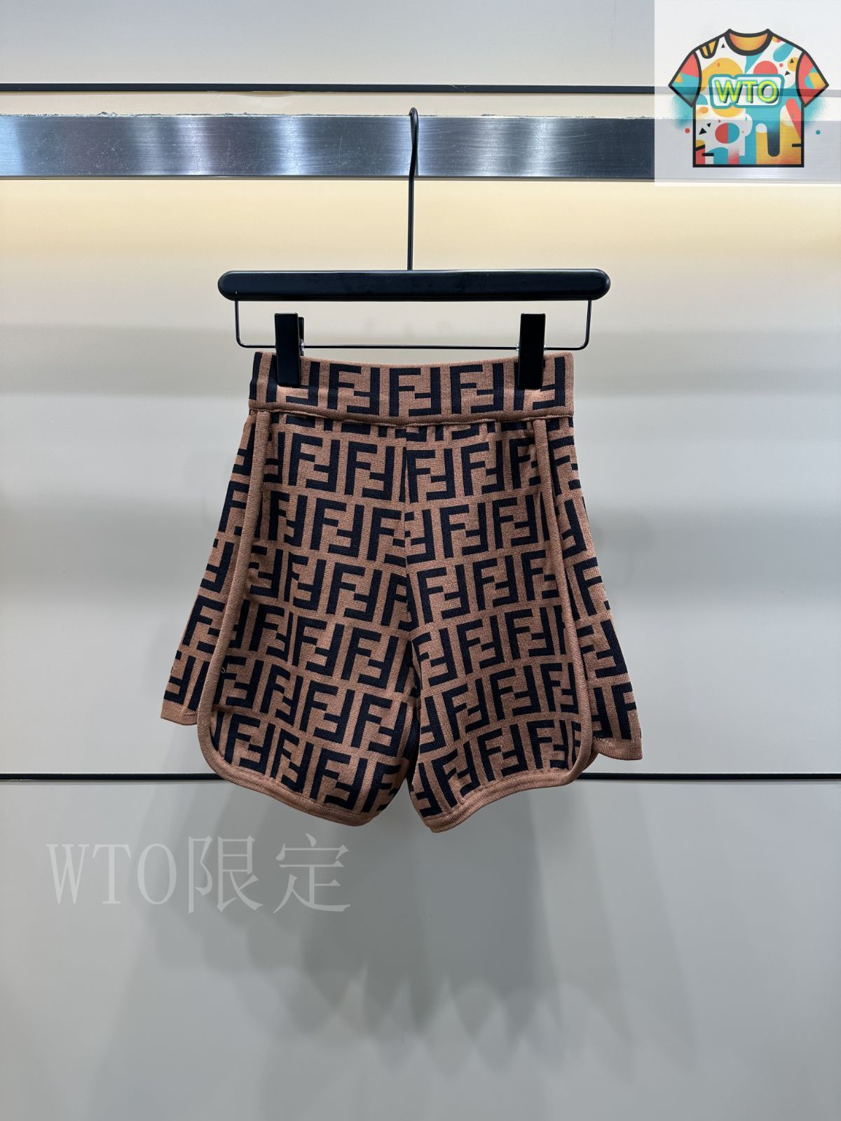 【Fendi】ジャカードサイクリングショーツ Fendi】ジャカードサイクリングショーツ カミュ： 無地 ソフト