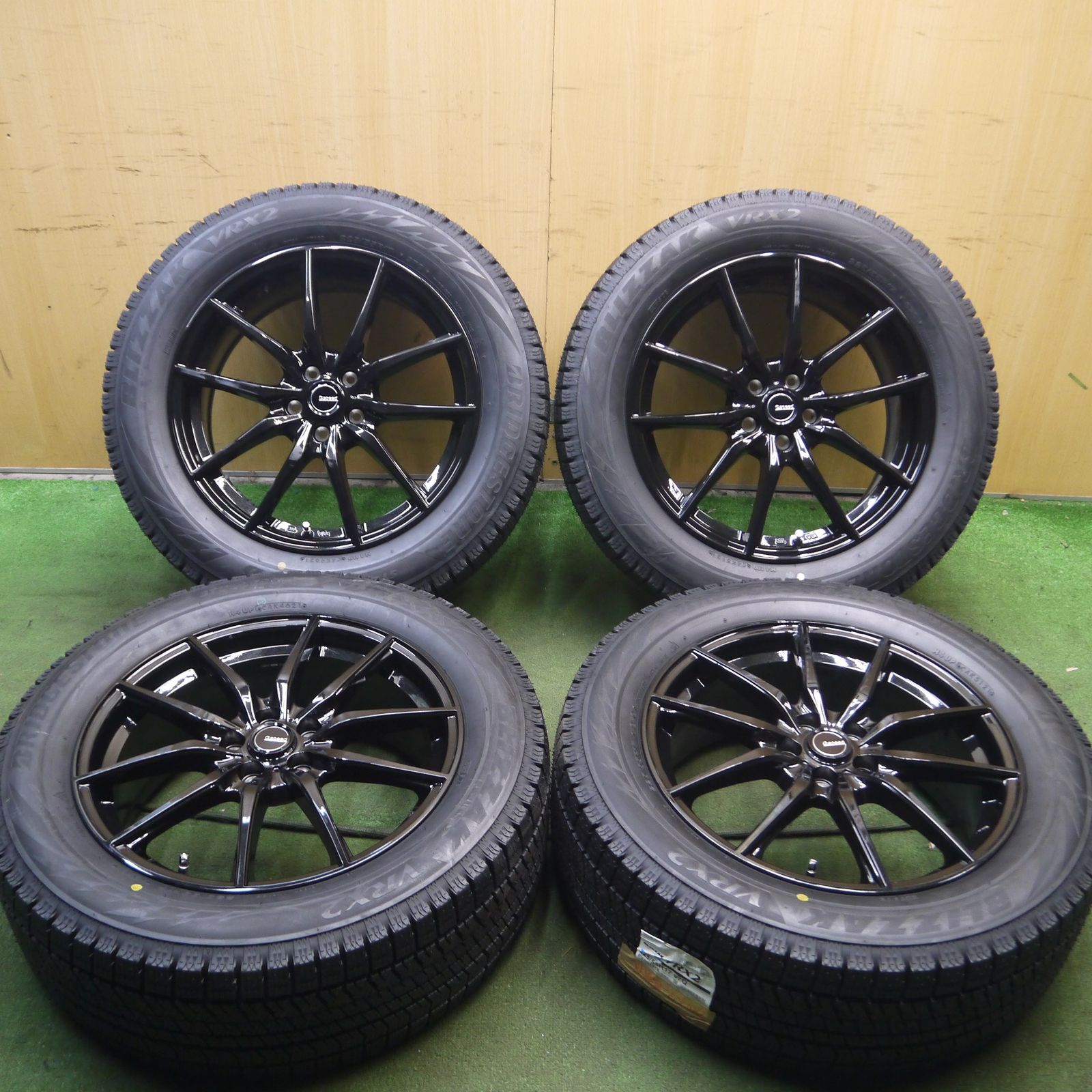 送料無料*タイヤ未使用！21年！キレイ☆XV 等 225/55R17 スタッドレス 