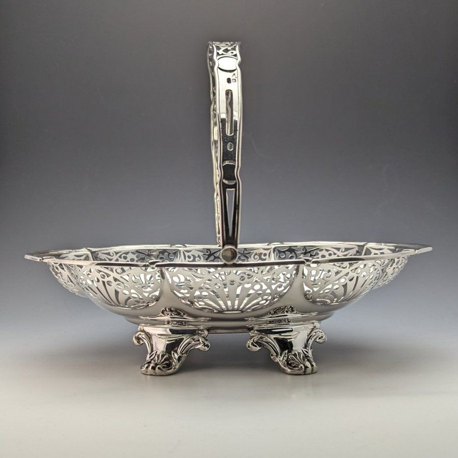 1907年 英国アンティーク 純銀製バスケット ピアス装飾 可動ハンドル 347g Walker&amp;Hall 1907年 英国アンティーク 純銀製バスケット ピアス装飾 可動