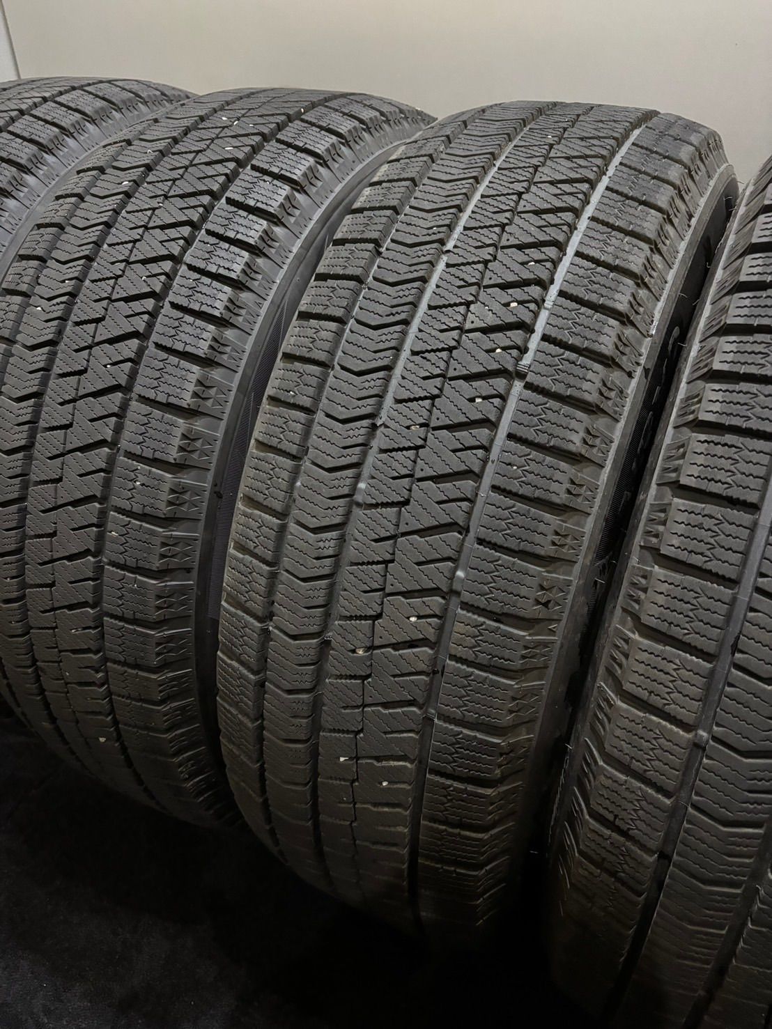 225|60R17 BRIDGESTONE|VRX2 22年製 スタッドレス 4本 ブリヂストン ブリザック アルファード ヴェルファイア 南6-K368