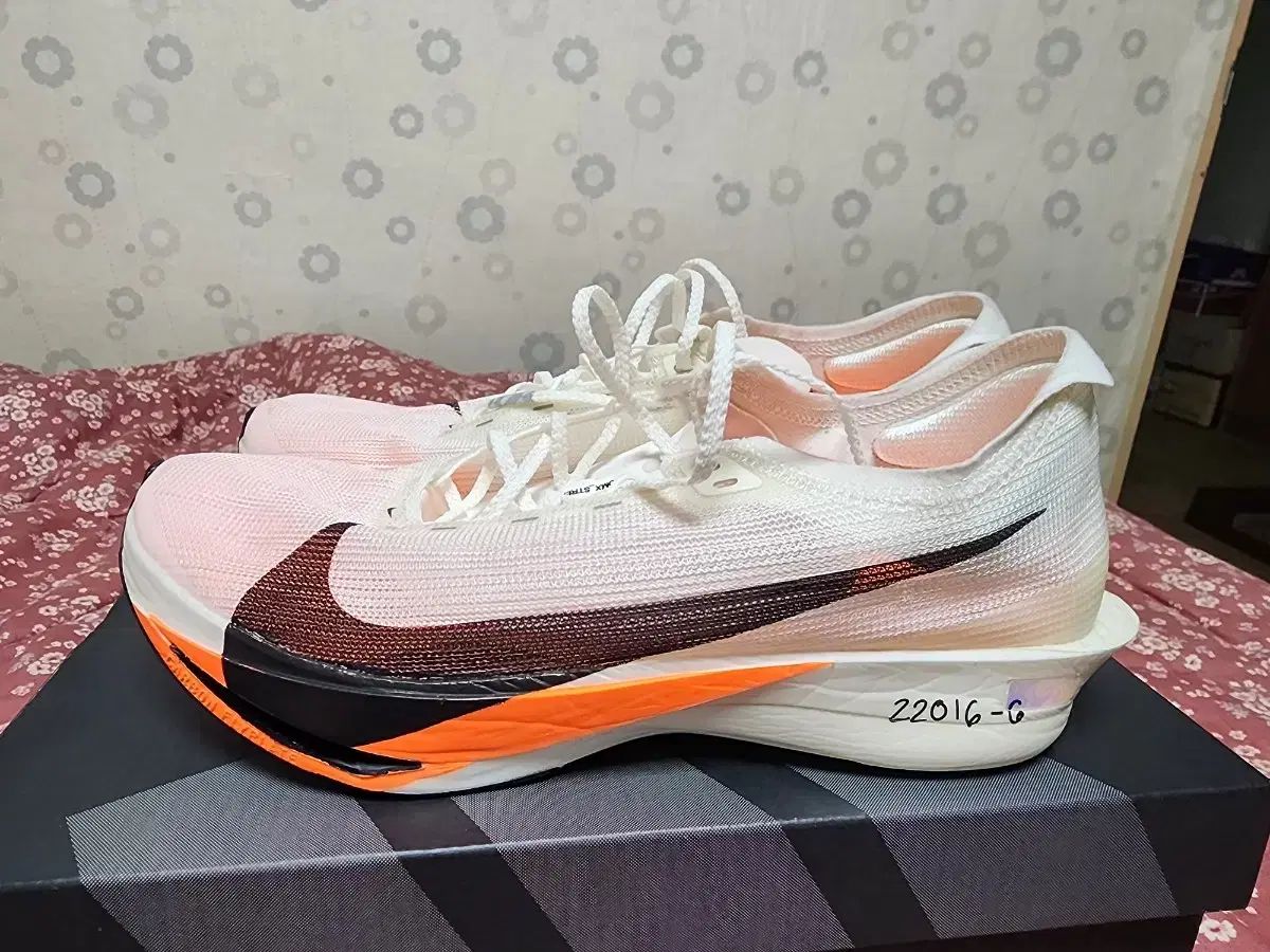 NIKE ナイキ