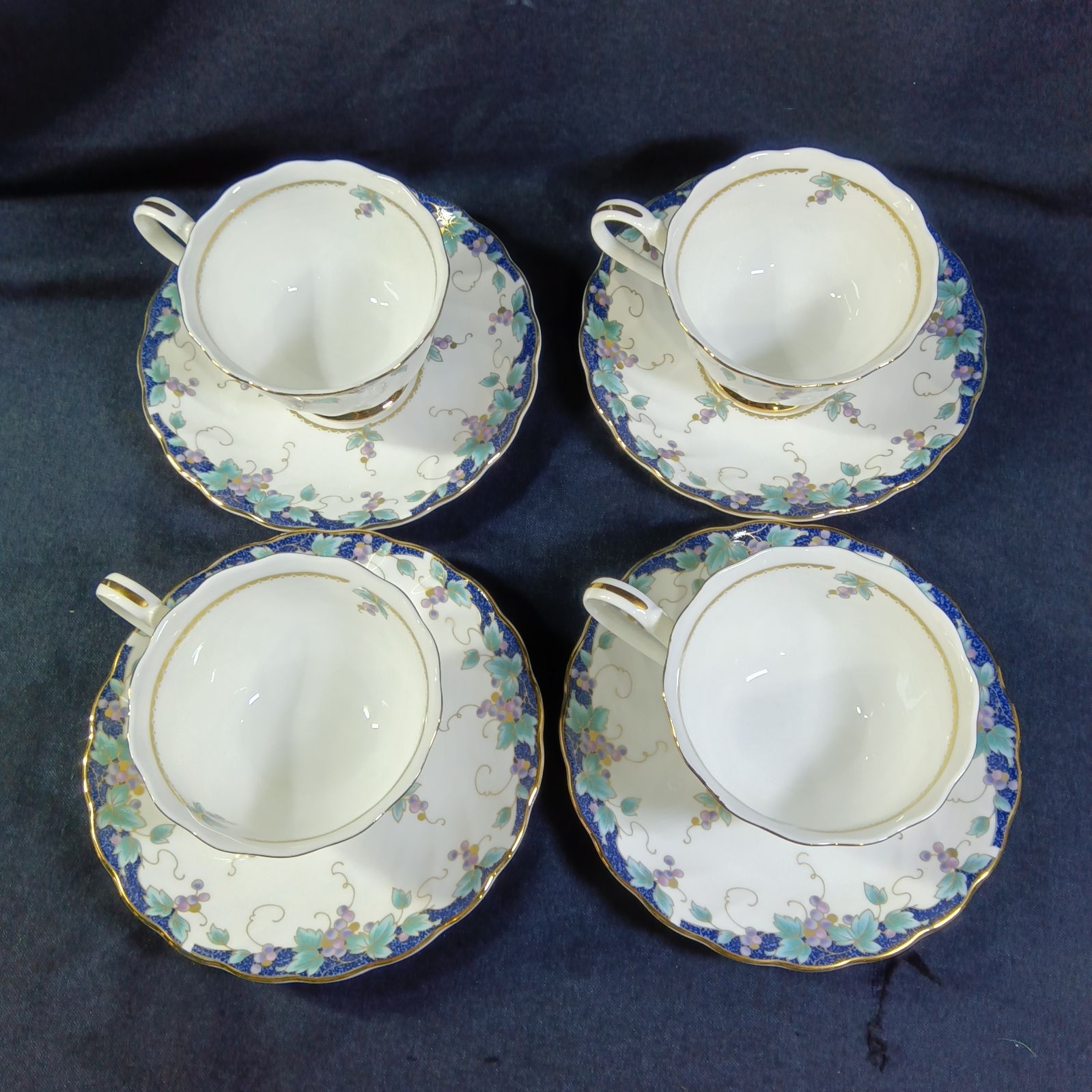 Bone China YAMAKA ボーンチャイナ ヤマカ 葡萄柄 脚付きカップ 