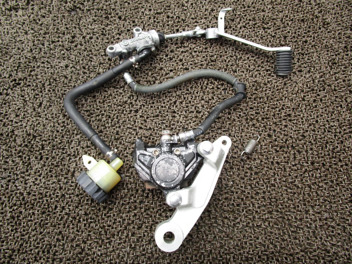 FZR250R リアキャリパー マスター ブレーキペダル △H841！3LN ヤマハ ブレンボ 【 1HX 】 - メルカリ