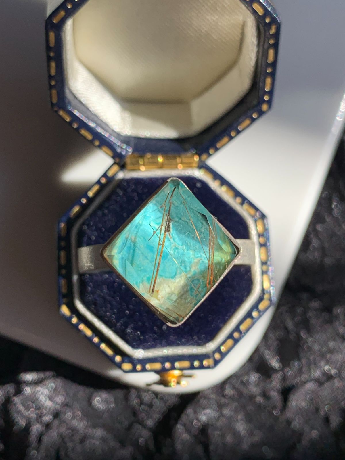 イェローシェル（黄蝶貝）×グリーントルマリンインクォーツ ダブレット