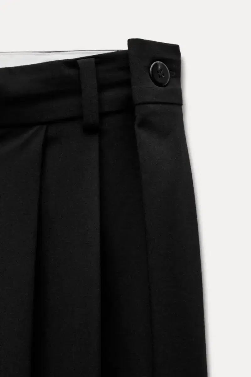 ボタン プリーツ