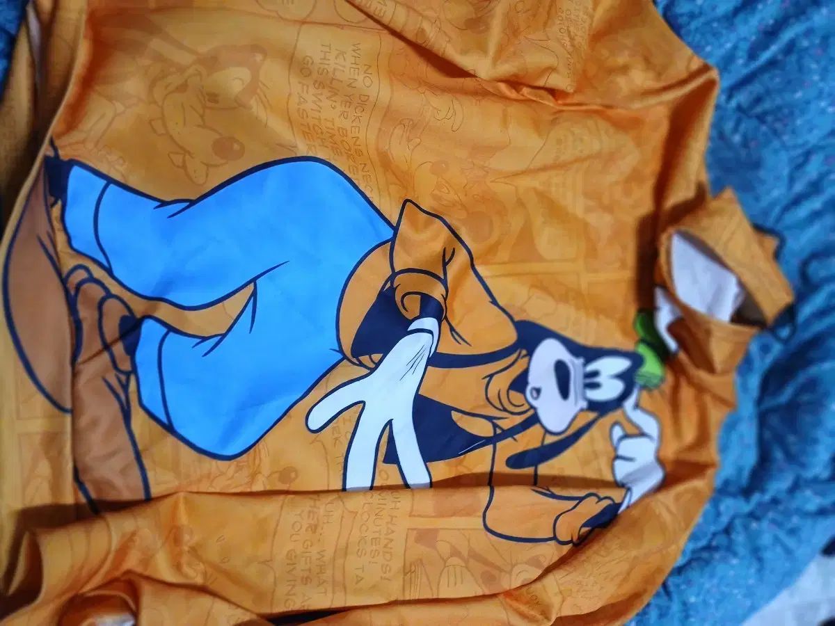 Disney(ディズニー) グーフィー フード付きTシャツ 出品 ミッキー ねずみ