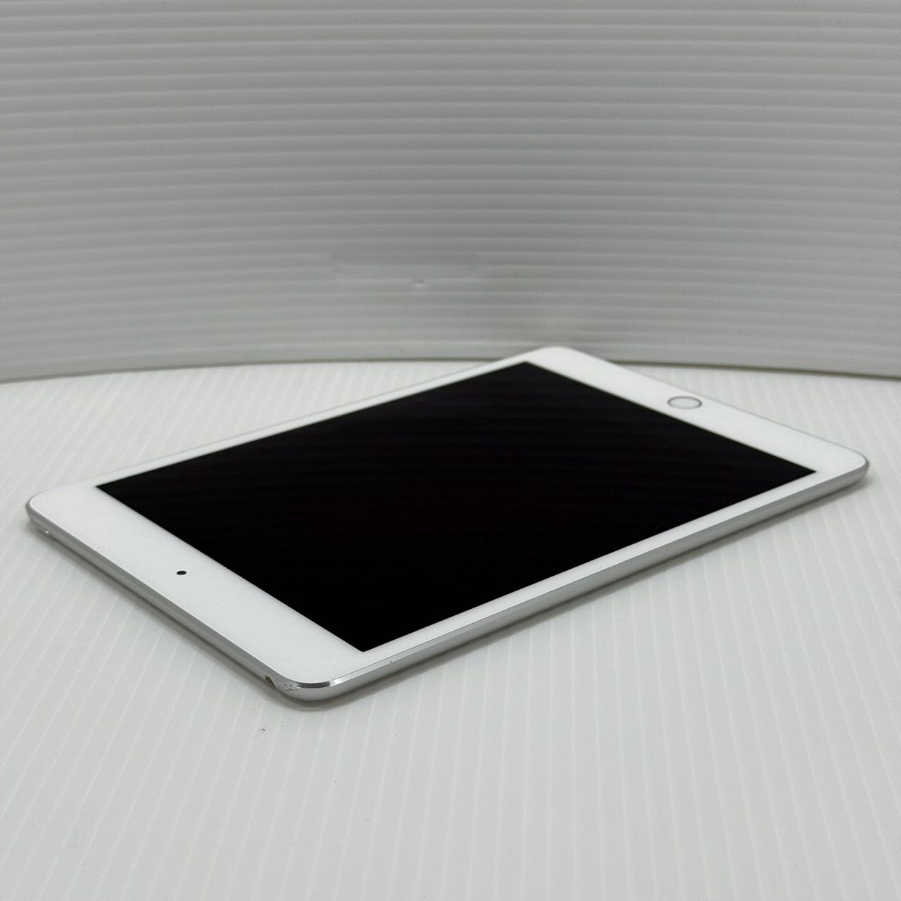 ヤムチャ　iPad mini 4 wifiモデル32GB カバー付き ヤムチャ様専用 iPad mini 4 wifiモデル32GB カバー付き