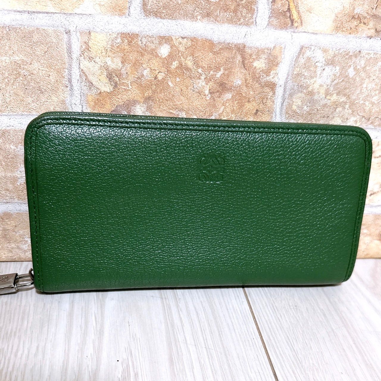 美品》LOEWE(ロエベ) 長財布 ラウンドファスナー - メルカリ