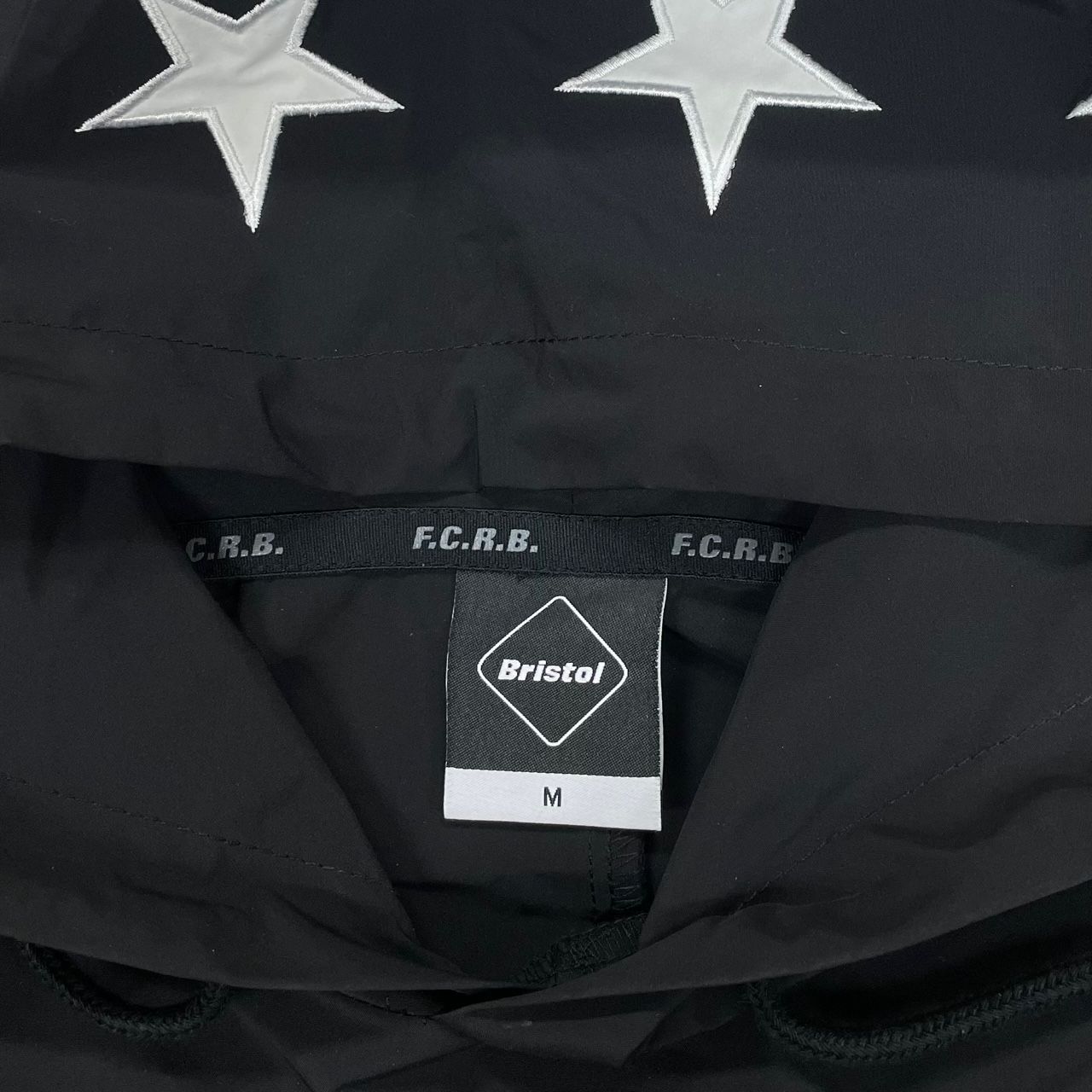 F.C.Real Bristol STAR APPLIQUE PULLOVER TRAINING ANORAK スター