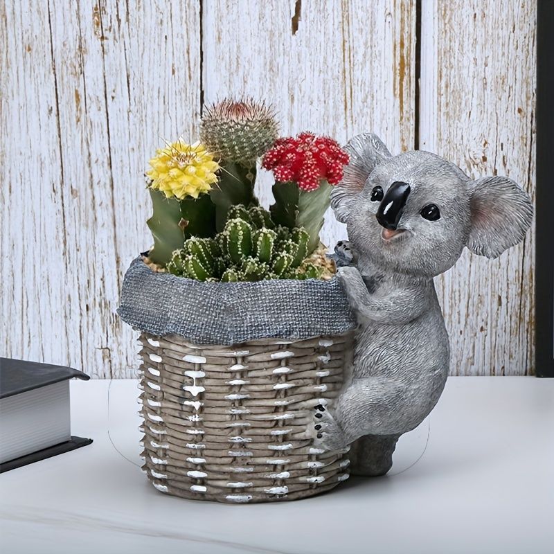 鉢植え 植木鉢 プランター プラントポット フラワーポット ガーデニング 樹脂 屋内 屋外 インテリア 庭 玄関 カゴにぶら下がっているコアラ こあら 可愛い 多肉植物 サボテン 鉛筆立てにも