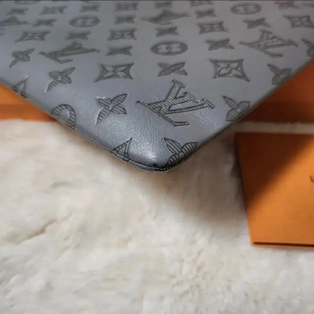 Vuitton ルイヴィトン