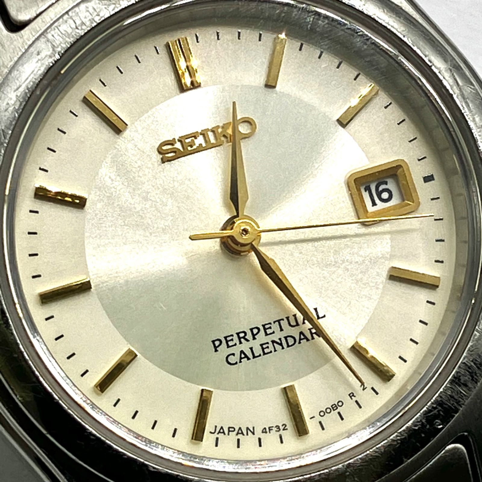 SEIKO 腕時計  4F32 PERPETUAL CALENDARバンドメタル系