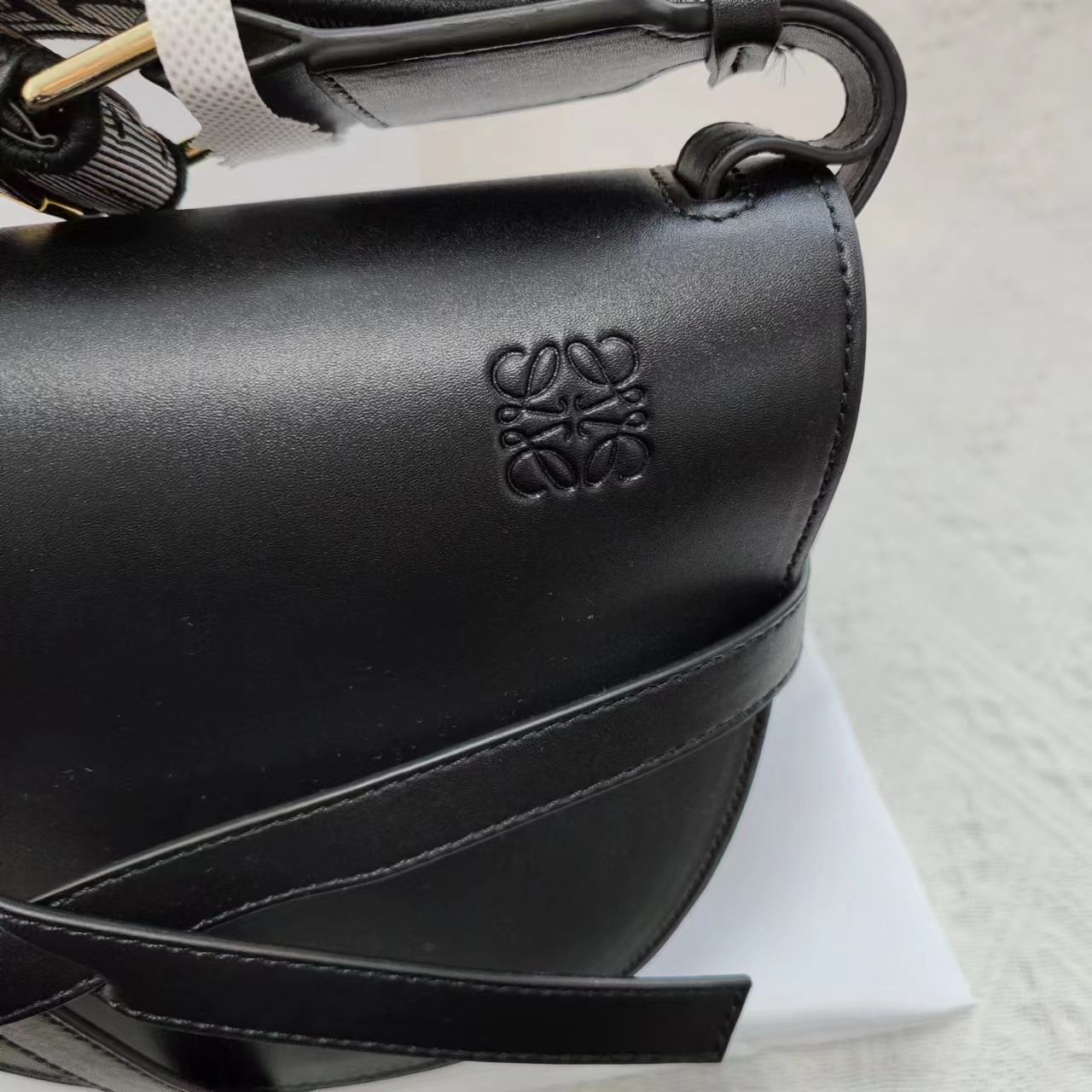 LOEWE ロエベ　ゲート　バムバッグ