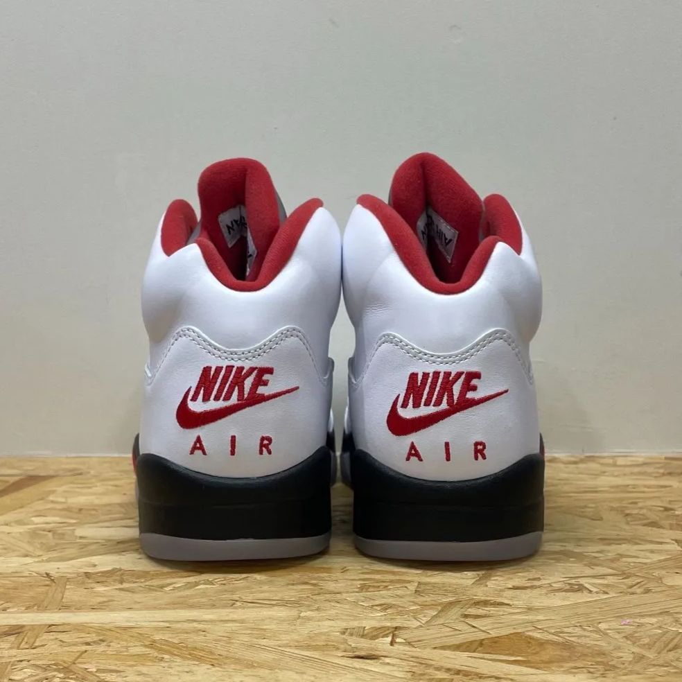 NIKE AIR JORDAN 5 RETRO FIRE RED 2020 ナイキ エア ジョーダン ファイブ レトロ ファイア レッド 白 赤 黒  27.5cm DA1911 102 スラムダンク 流川 - メルカリ