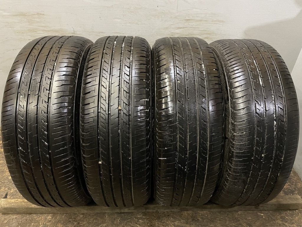 ヴェゼル 215/60R16 2019年バリ山スタッドレス エスティマオデッセイ ...