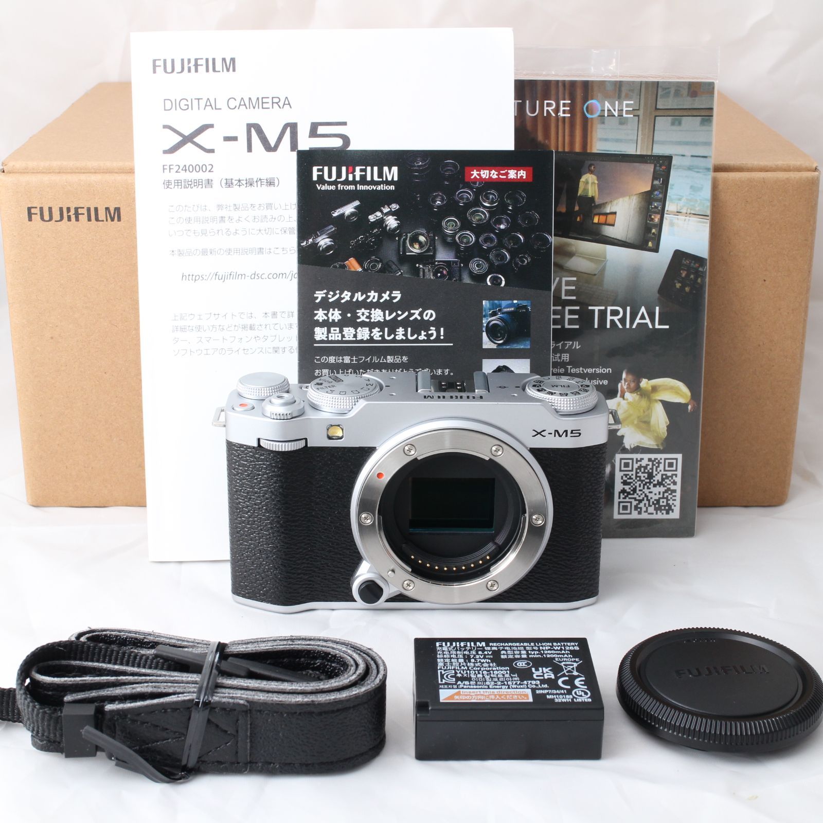 級 ショット数618 FUJIFILM X-M5 ボディ シルバー F X-M5-S フジフイルム 3640