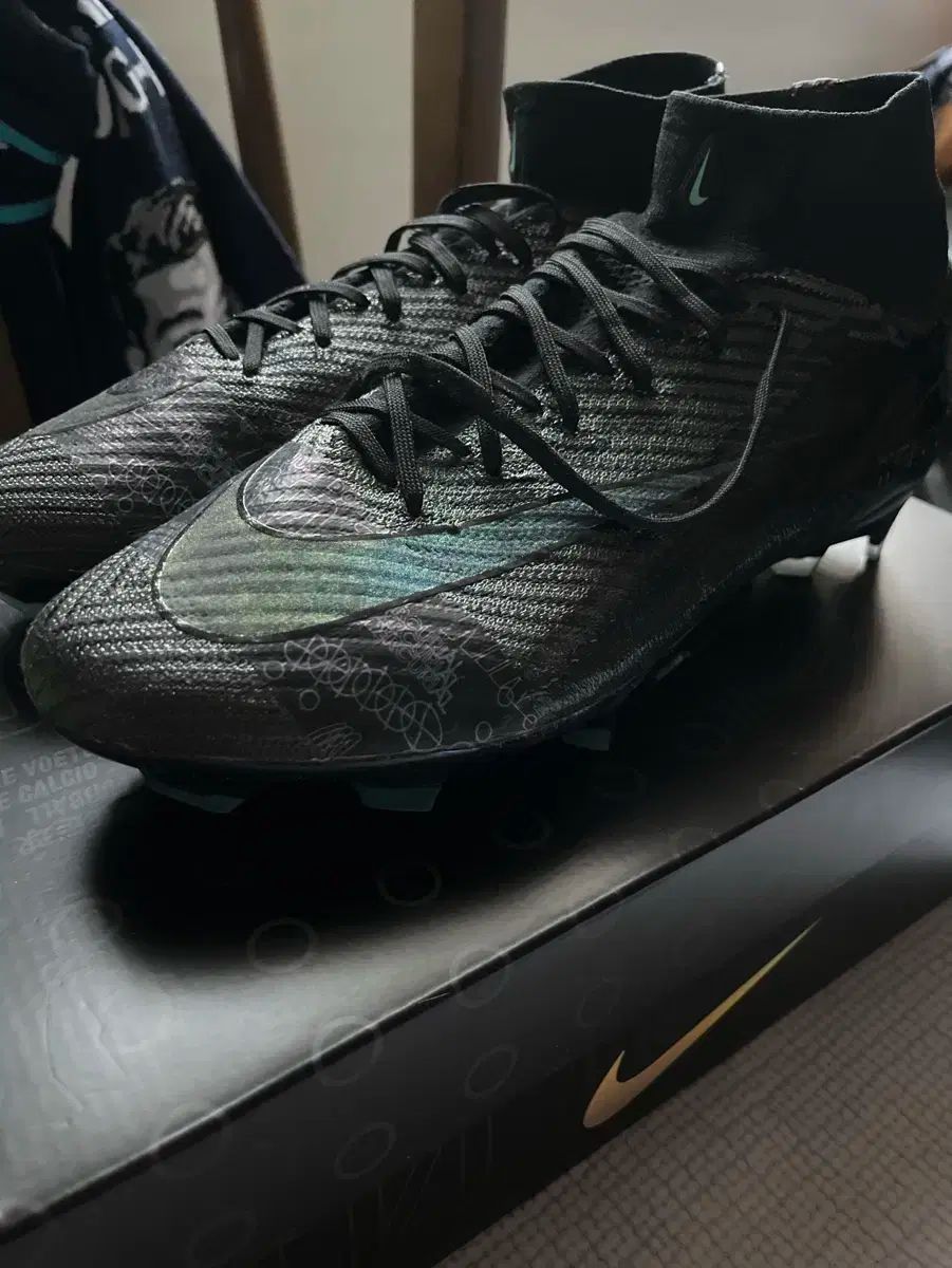 モデル NIKE ナイキ マーキュリアル ヴェイパー 16 エリート 宇宙の スピード