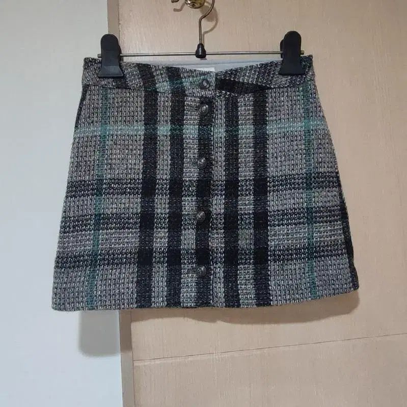 Burberry Kids(バーバリーキッズ) 女の子用ウールスカート かわいい商品 10y