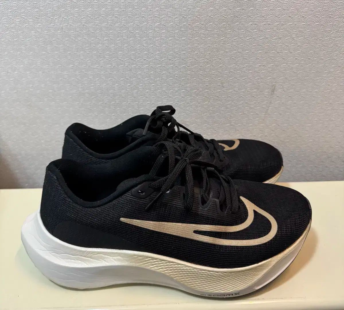 255 NIKE