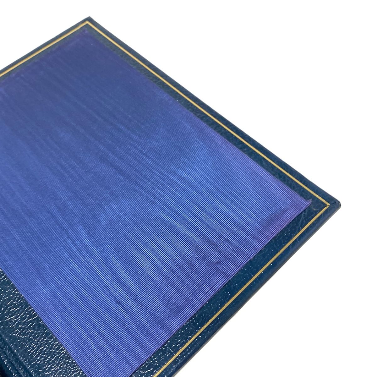 ダークネイビー