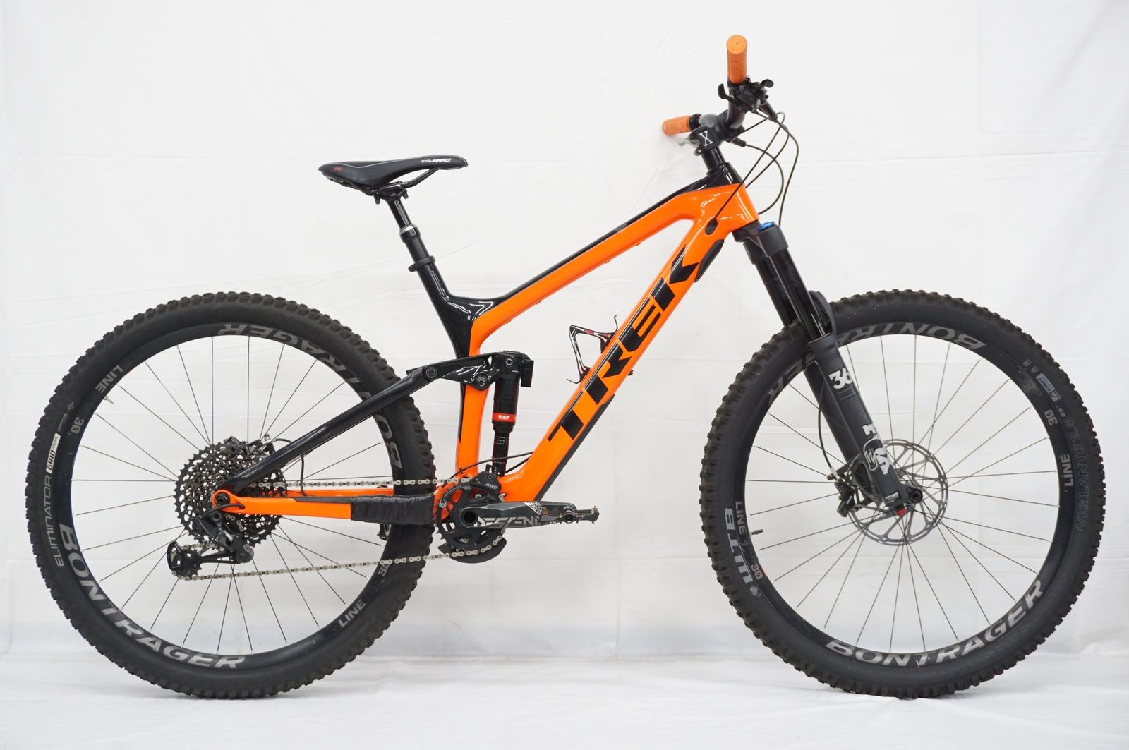 ジャンク TREK 「トレック」 SLASH 9.8 2018年モデル マウンテン