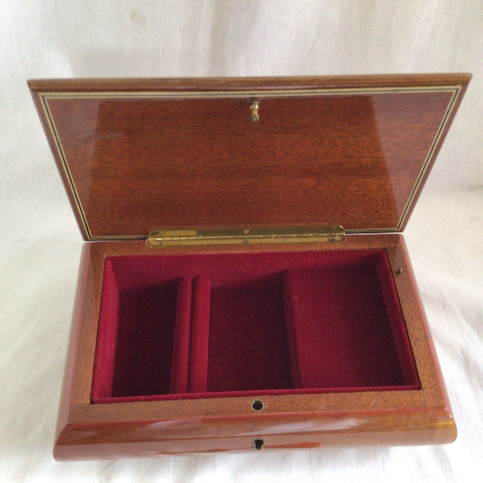 ◆新品同様◎REUGE リュージュ 小物入れオルゴール 象嵌細工 鍵付き 希少・美品】 REUGE（リュージュ） 鍵付き 美しい象嵌細工 木製