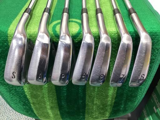 絶版新品希少GMP/ 1/35 P51Dマスタング“Old Crow”ジオラマ付 絶版新品